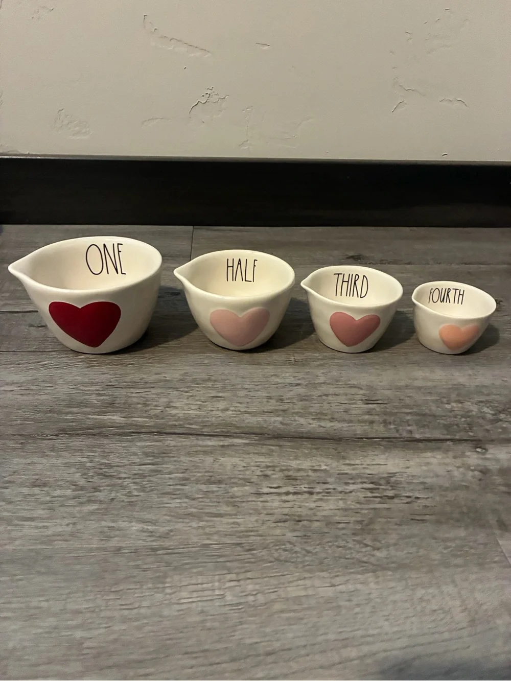 Rae Dunn heart measuring cups